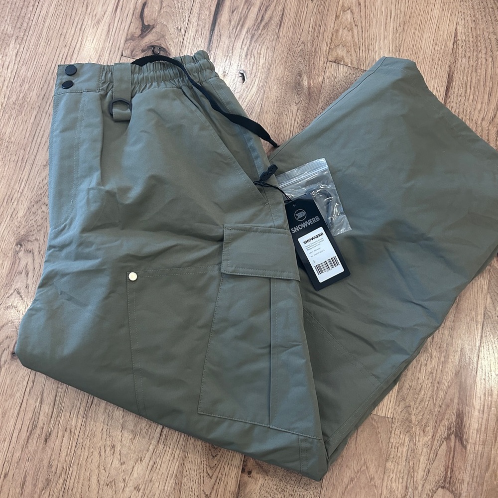 Steezy wide leg snow pants